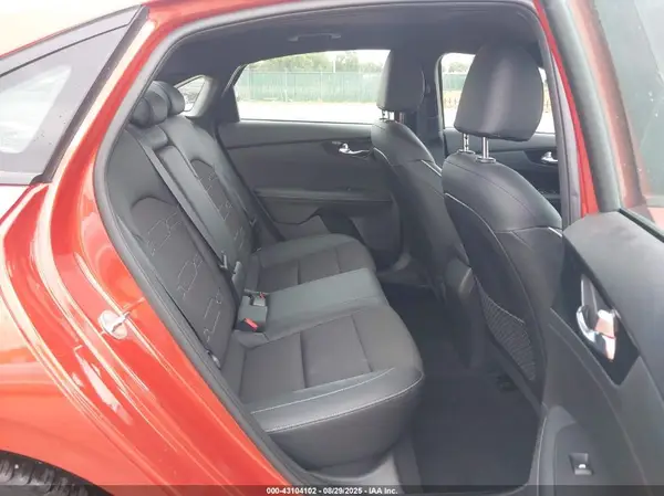 3KPF54AD5RE731242 2024 KIA FORTE - Image 8