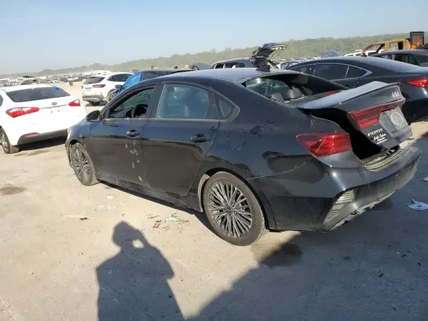 3KPF54AD5RE733072 2024 KIA FORTE - Image 2
