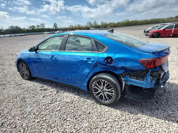 3KPF54AD5RE734481 2024 KIA FORTE - Image 2