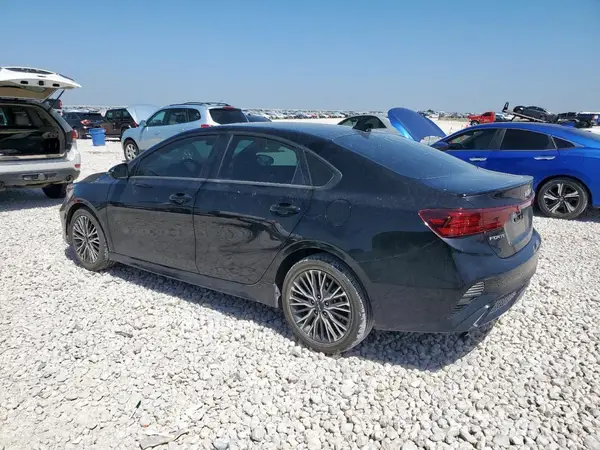 3KPF54AD5RE738823 2024 KIA FORTE - Image 2