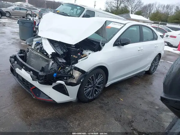 3KPF54AD5RE751006 2024 KIA FORTE - Image 2