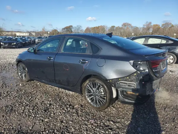 3KPF54AD5RE752219 2024 KIA FORTE - Image 2