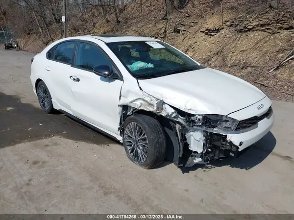 3KPF54AD5RE753385 2024 KIA FORTE - Image 1