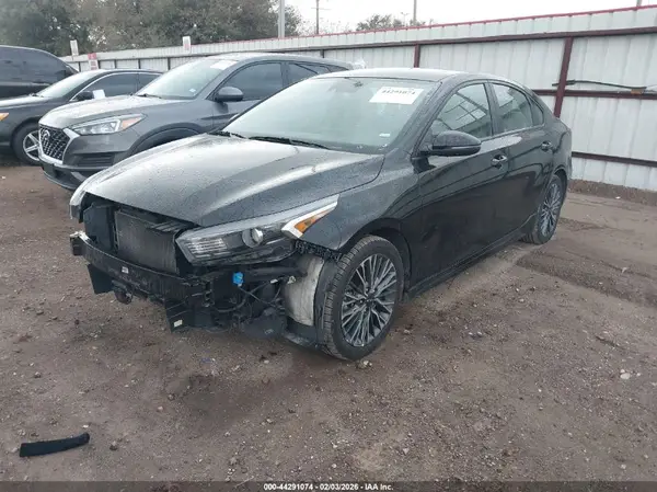 3KPF54AD5RE767996 2024 KIA FORTE - Image 2