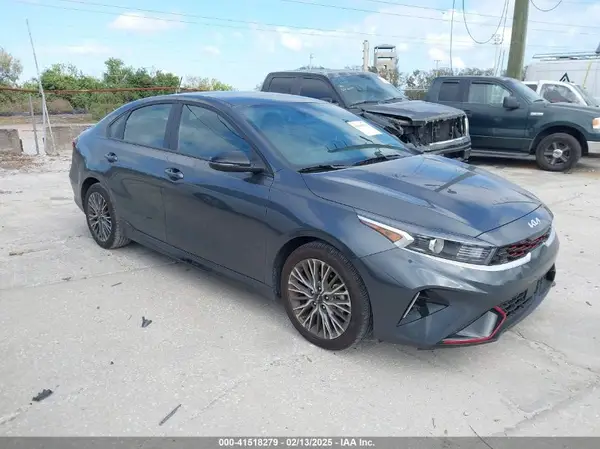 3KPF54AD5RE771885 2024 KIA FORTE - Image 1
