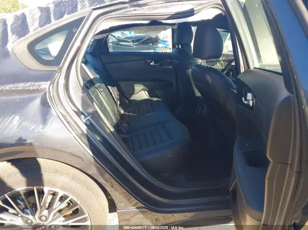 3KPF54AD5RE774852 2024 KIA FORTE - Image 8