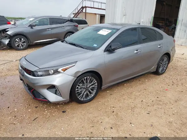 3KPF54AD5RE781672 2024 KIA FORTE - Image 2