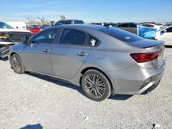 3KPF54AD5RE784023 2024 KIA FORTE - Image 2