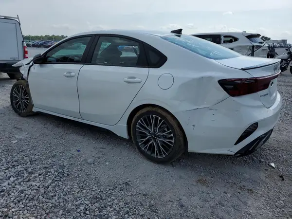 3KPF54AD5RE784555 2024 KIA FORTE - Image 2