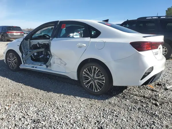3KPF54AD5RE784930 2024 KIA FORTE - Image 2