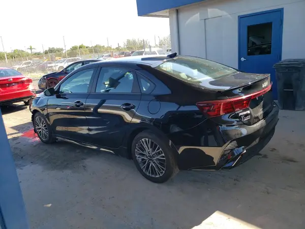 3KPF54AD5RE785883 2024 KIA FORTE - Image 2