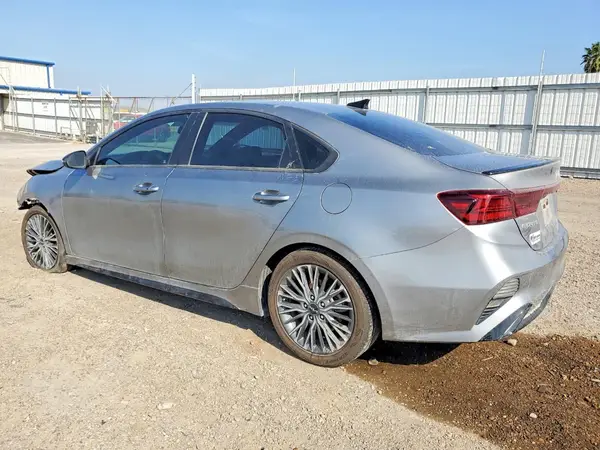 3KPF54AD5RE793711 2024 KIA FORTE - Image 2