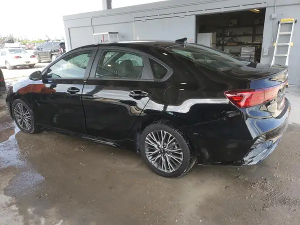 3KPF54AD5RE796527 2024 KIA FORTE - Image 2