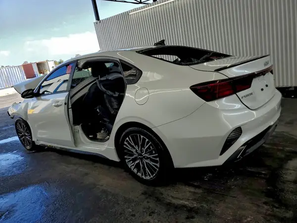 3KPF54AD5RE805498 2024 KIA FORTE - Image 2