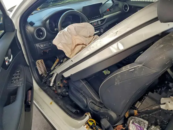 3KPF54AD5RE805498 2024 KIA FORTE - Image 8