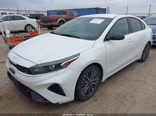 3KPF54AD5RE806327 2024 KIA FORTE - Image 2