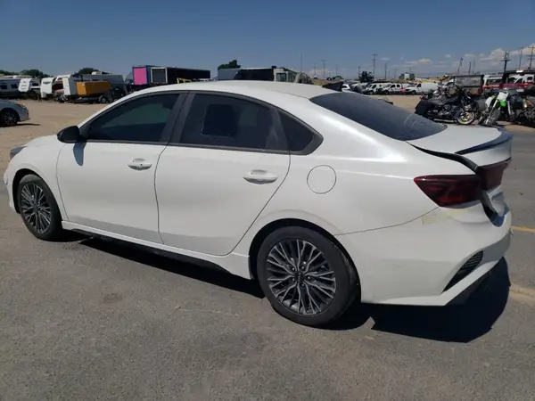 3KPF54AD5RE807137 2024 KIA FORTE - Image 2
