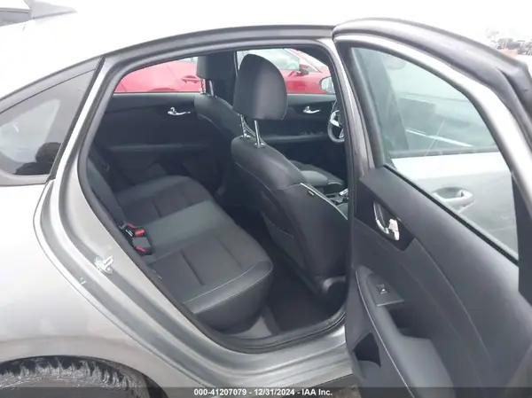 3KPF54AD5RE808904 2024 KIA FORTE - Image 8