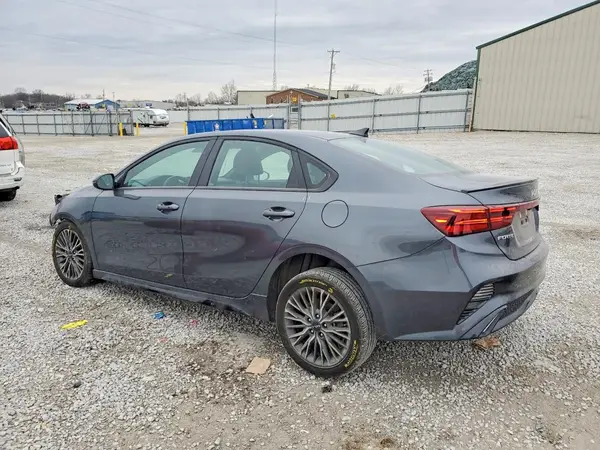 3KPF54AD5RE812693 2024 KIA FORTE - Image 2