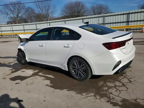 3KPF54AD5RE824035 2024 KIA FORTE - Image 2