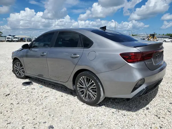 3KPF54AD5RE830286 2024 KIA FORTE - Image 2