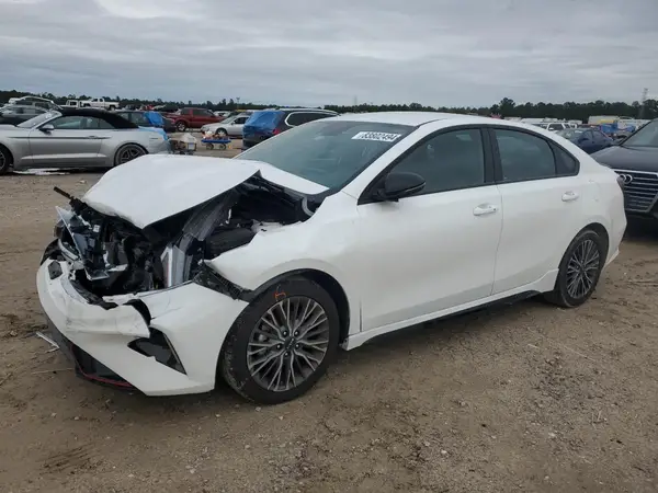 3KPF54AD5RE840056 2024 KIA FORTE - Image 1