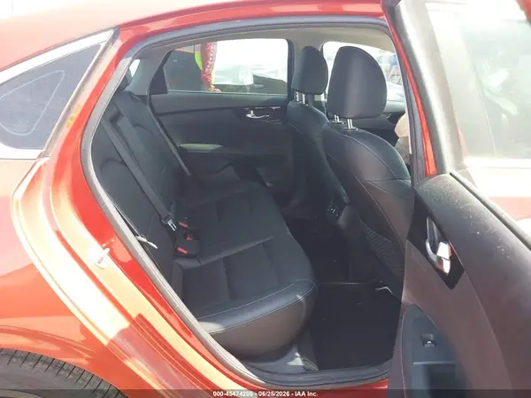 3KPF54AD6KE084808 2019 KIA FORTE - Image 8