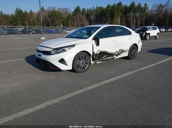 3KPF54AD6NE426147 2022 KIA FORTE - Image 2
