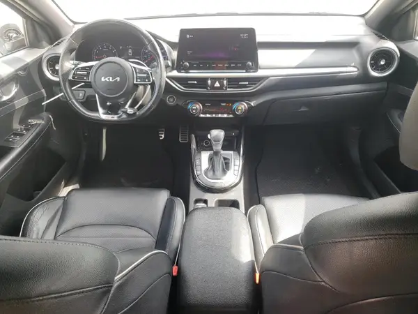 3KPF54AD6NE427069 2022 KIA FORTE - Image 8