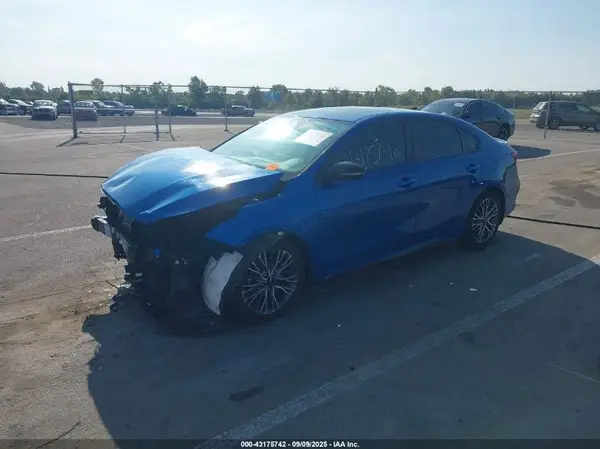 3KPF54AD6NE430344 2022 KIA FORTE - Image 2