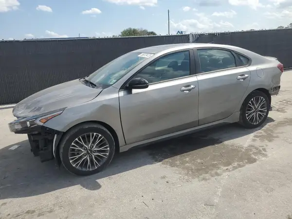 3KPF54AD6NE430957 2022 KIA FORTE - Image 1