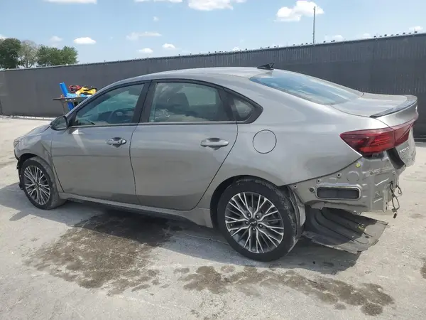 3KPF54AD6NE430957 2022 KIA FORTE - Image 2
