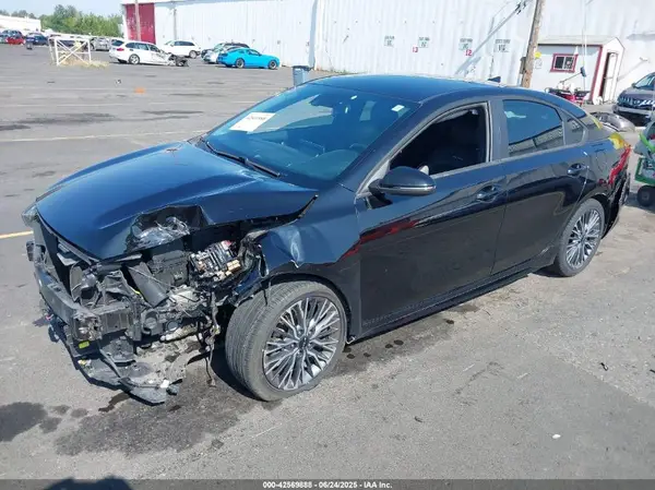 3KPF54AD6NE436547 2022 KIA FORTE - Image 2