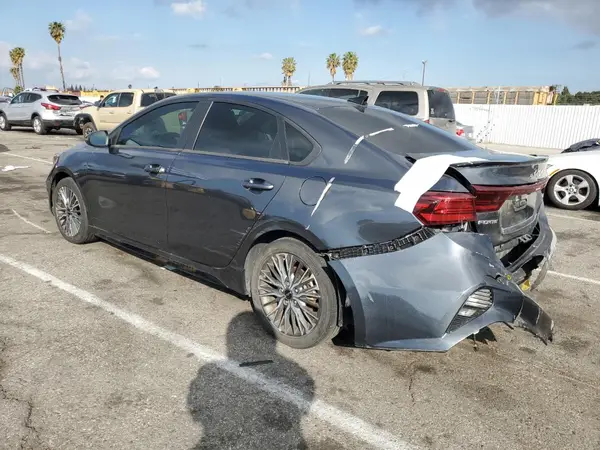 3KPF54AD6NE440565 2022 KIA FORTE - Image 2