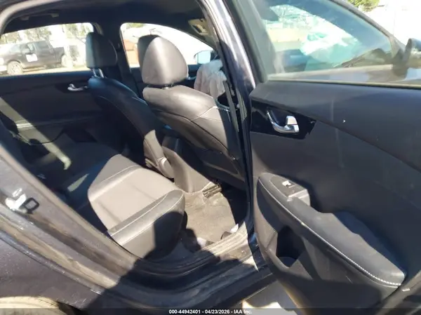 3KPF54AD6NE440825 2022 KIA FORTE - Image 8