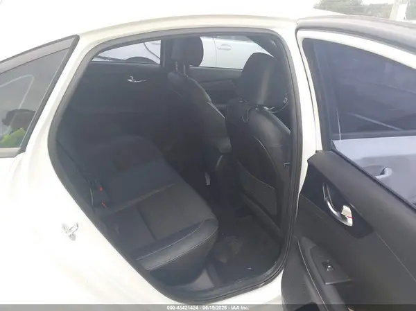 3KPF54AD6NE445443 2022 KIA FORTE - Image 8