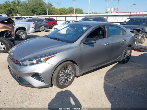 3KPF54AD6NE453347 2022 KIA FORTE - Image 2