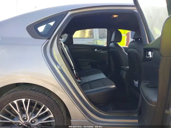 3KPF54AD6NE453347 2022 KIA FORTE - Image 8