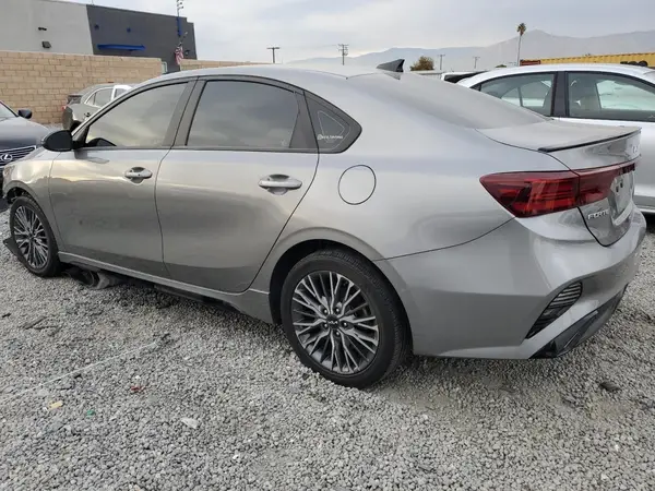 3KPF54AD6NE455602 2022 KIA FORTE - Image 2