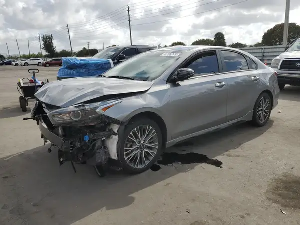 3KPF54AD6NE470097 2022 KIA FORTE - Image 1