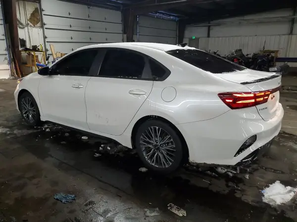 3KPF54AD6NE471864 2022 KIA FORTE - Image 2