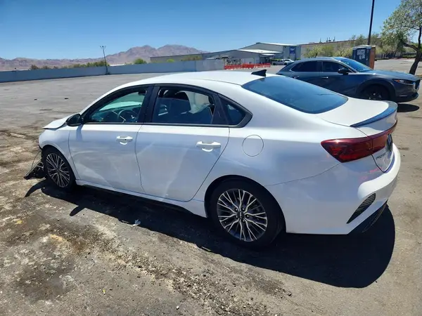 3KPF54AD6NE478460 2022 KIA FORTE - Image 2
