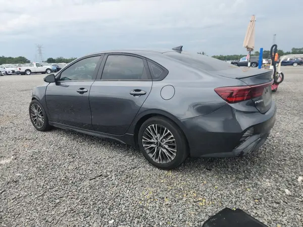 3KPF54AD6NE478927 2022 KIA FORTE - Image 2