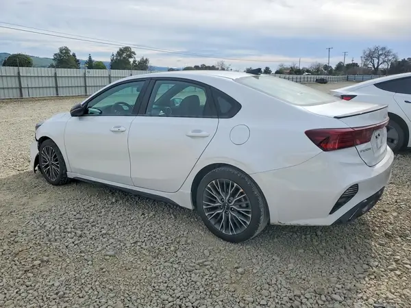 3KPF54AD6NE478992 2022 KIA FORTE - Image 2