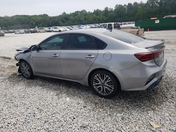 3KPF54AD6NE479947 2022 KIA FORTE - Image 2