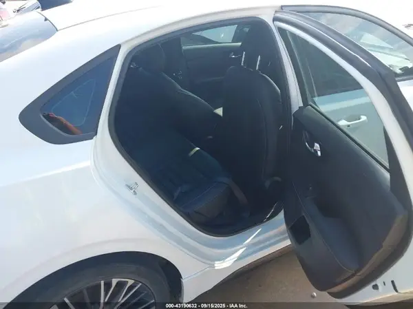 3KPF54AD6NE480953 2022 KIA FORTE - Image 8