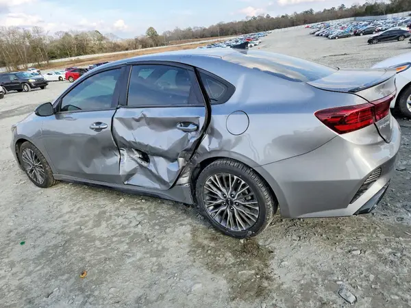 3KPF54AD6NE480984 2022 KIA FORTE - Image 2