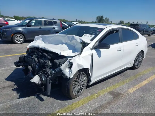 3KPF54AD6NE484646 2022 KIA FORTE - Image 2