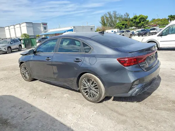 3KPF54AD6NE486395 2022 KIA FORTE - Image 2