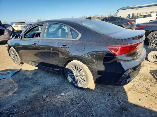 3KPF54AD6NE488325 2022 KIA FORTE - Image 2
